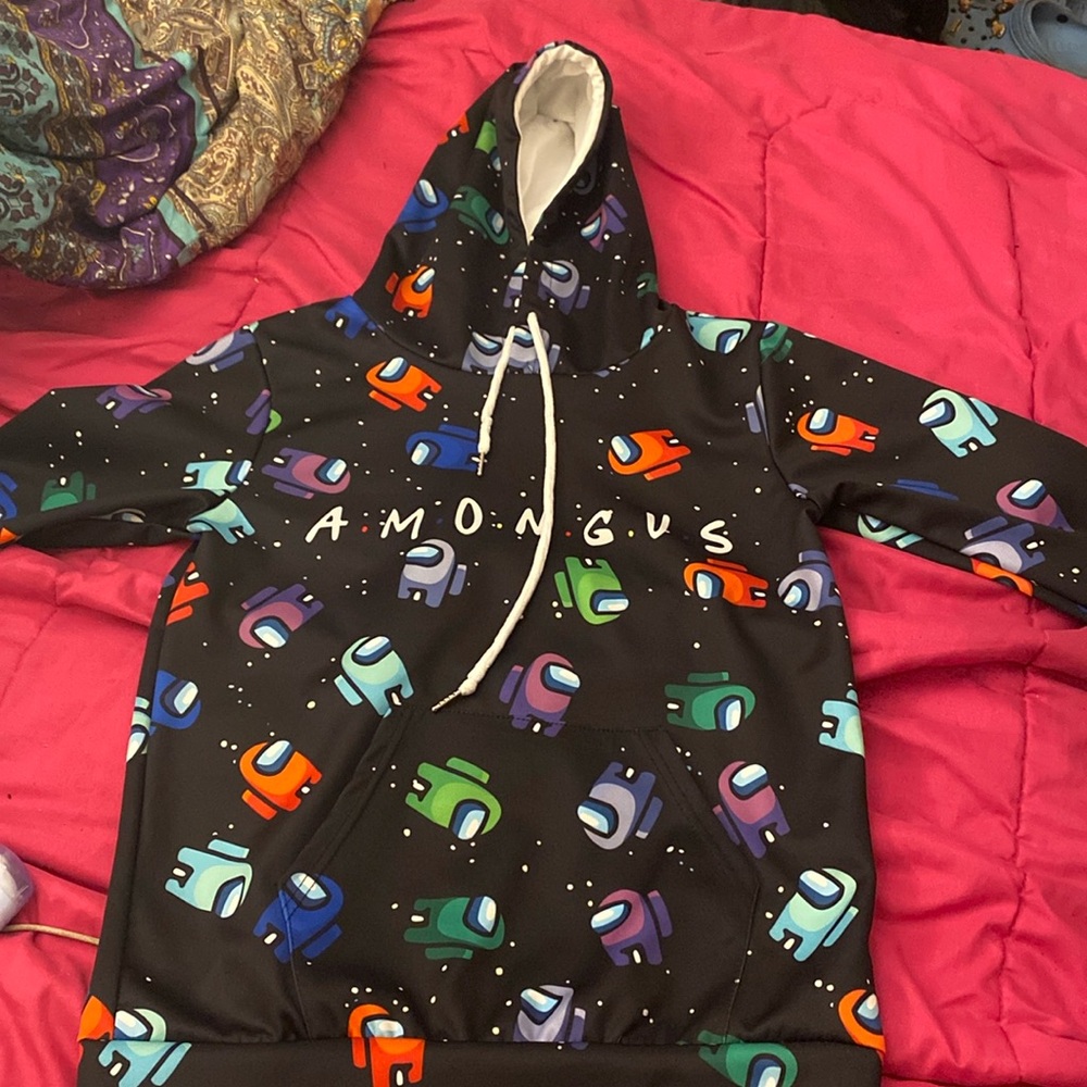 Among Us hoodie
Size: L